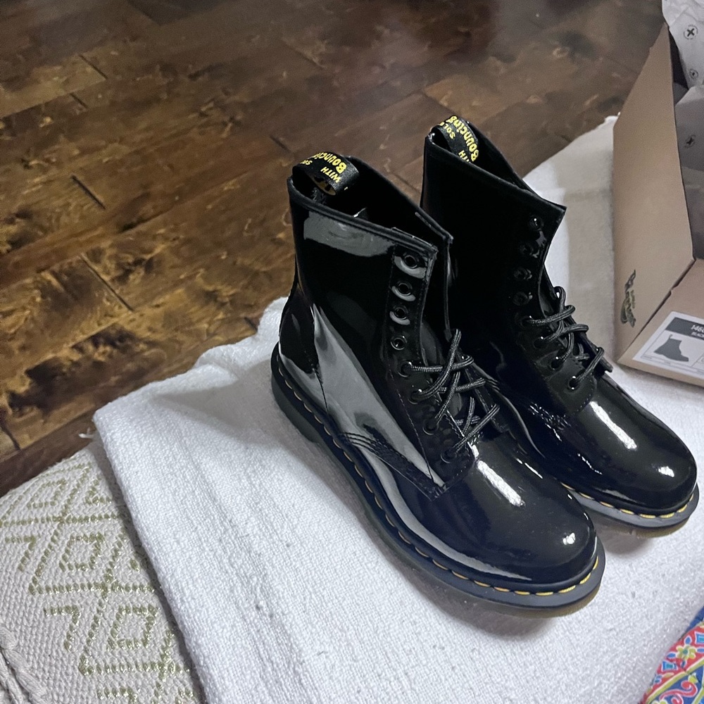 - Doc Martin  patent leather size 8 fits size 8.5 in Women
